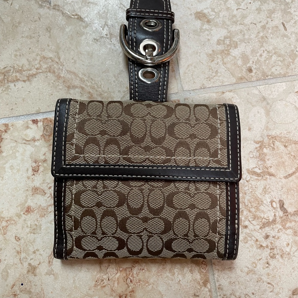 Coach wallet in great condition! - Picture 4 of 7